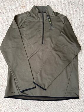 Nike Men's Olive Green Quarter-Zip Lightweight Pullover